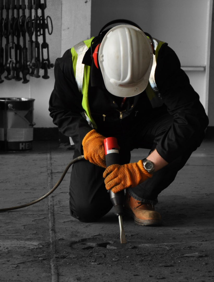 Worker with Airtools